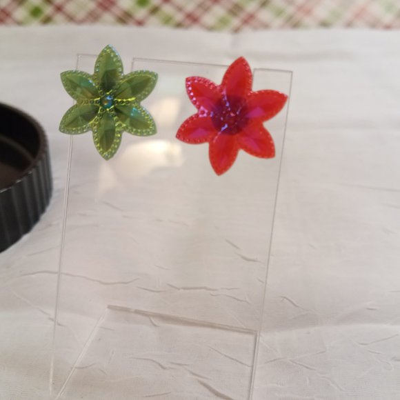 Lot of Four Handmade Resin Flower Stud Earrings #47 - Picture 5 of 10